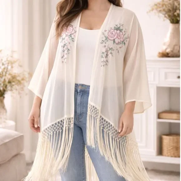 Torrid Embroidered Floral Kimono 3X Cream Boho Coastal Grandmother Fringe Wrap - Picture 1 of 14